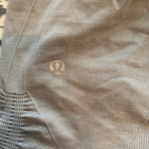 Lululemon crop gray pants - Picture 3 of 3